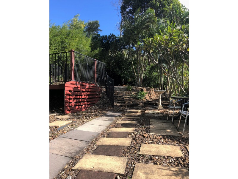14 Avon Court, Pacific Pines QLD 4211