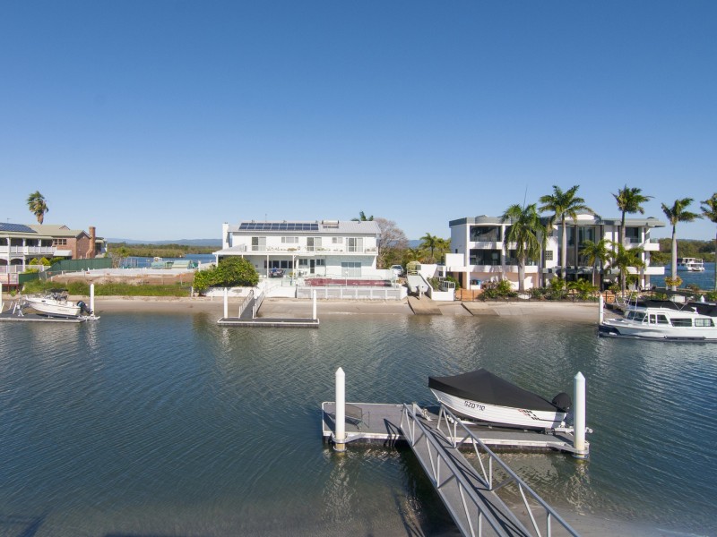 12 Oxley Drive, Paradise Point QLD 4216