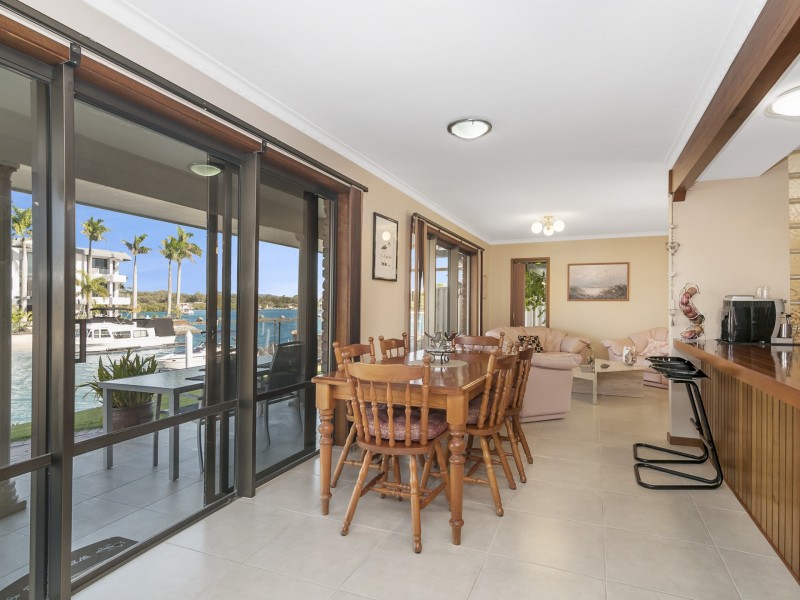 12 Oxley Drive, Paradise Point QLD 4216