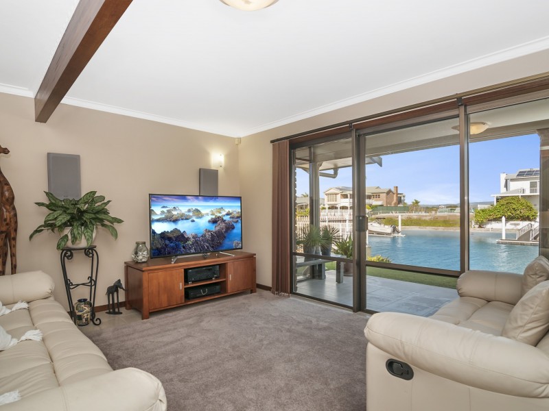 12 Oxley Drive, Paradise Point QLD 4216