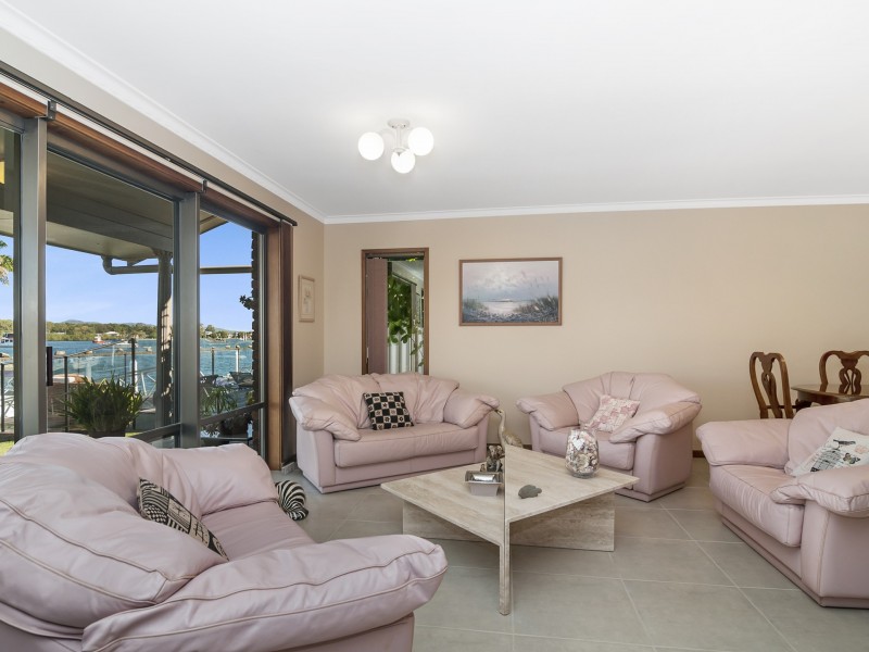 12 Oxley Drive, Paradise Point QLD 4216