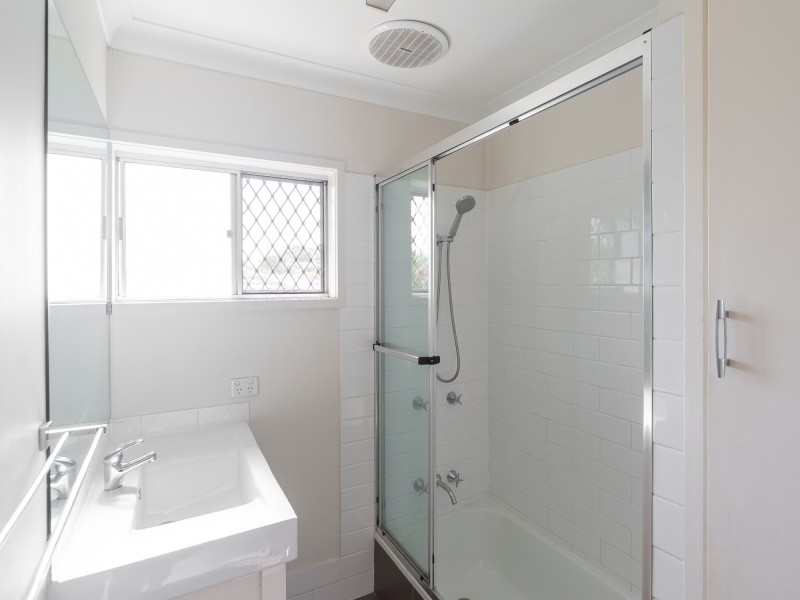 1 Kurrajong Avenue, Hollywell QLD 4216