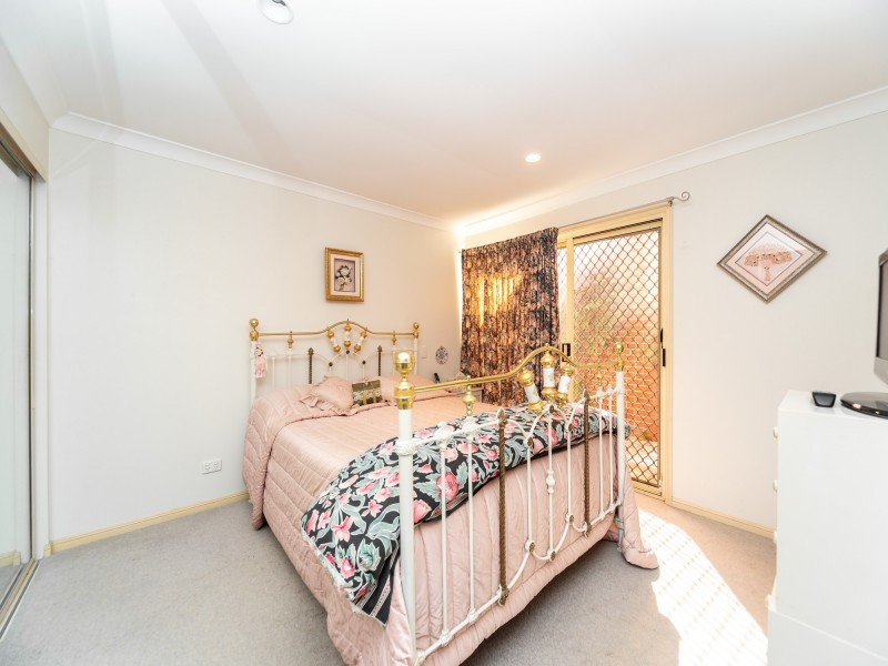 2/406 Pine Ridge Road, Coombabah QLD 4216