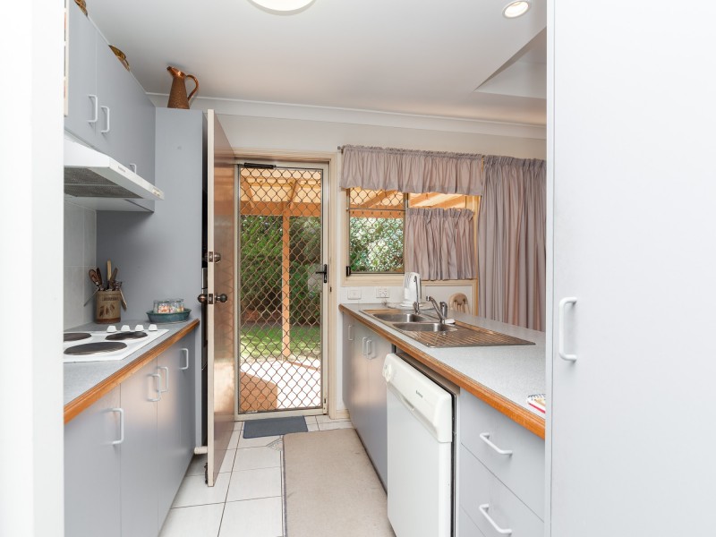 2/406 Pine Ridge Road, Coombabah QLD 4216