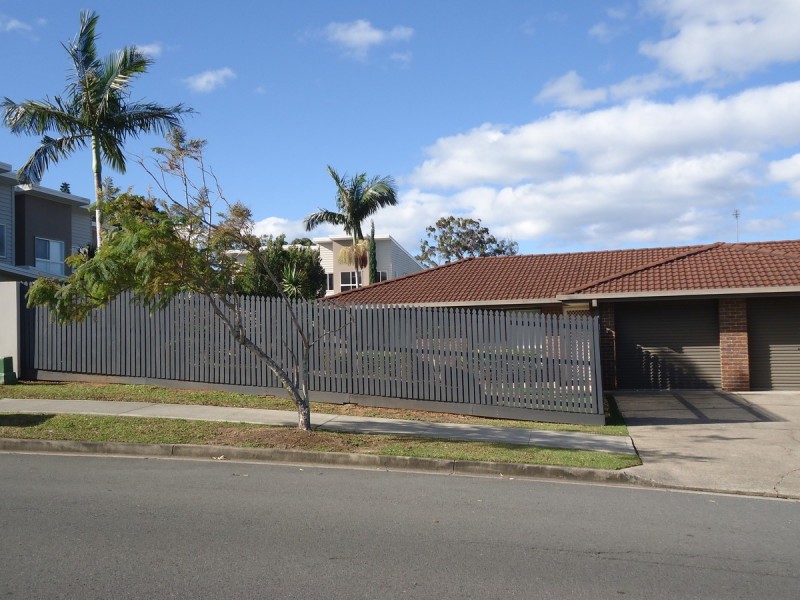 2/47 Usher Avenue, Labrador QLD 4215