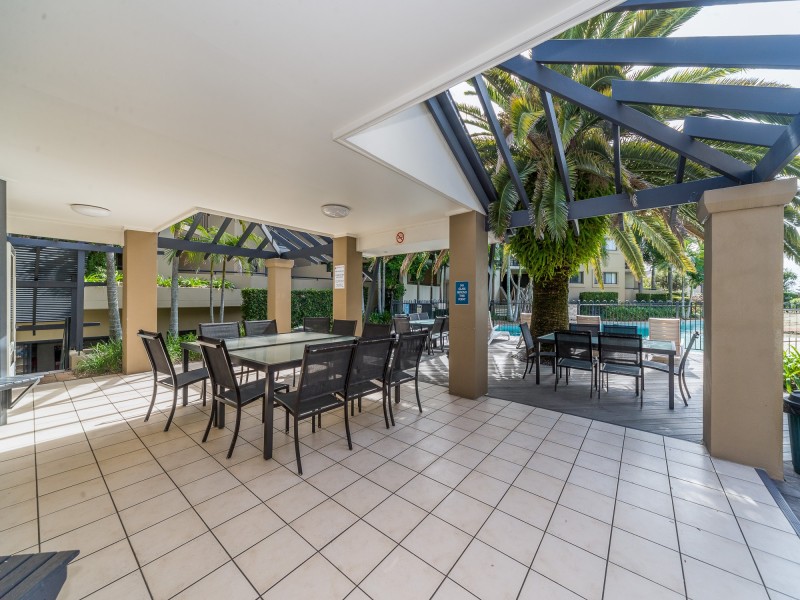 209/392 Marine Parade, Labrador QLD 4215