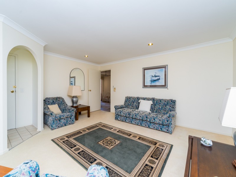 2/1 Dell Court, Coombabah QLD 4216