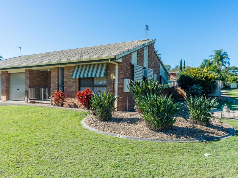 2/1 Dell Court, Coombabah QLD 4216