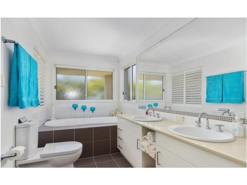 2/49 Broadwater Street, Runaway Bay QLD 4216