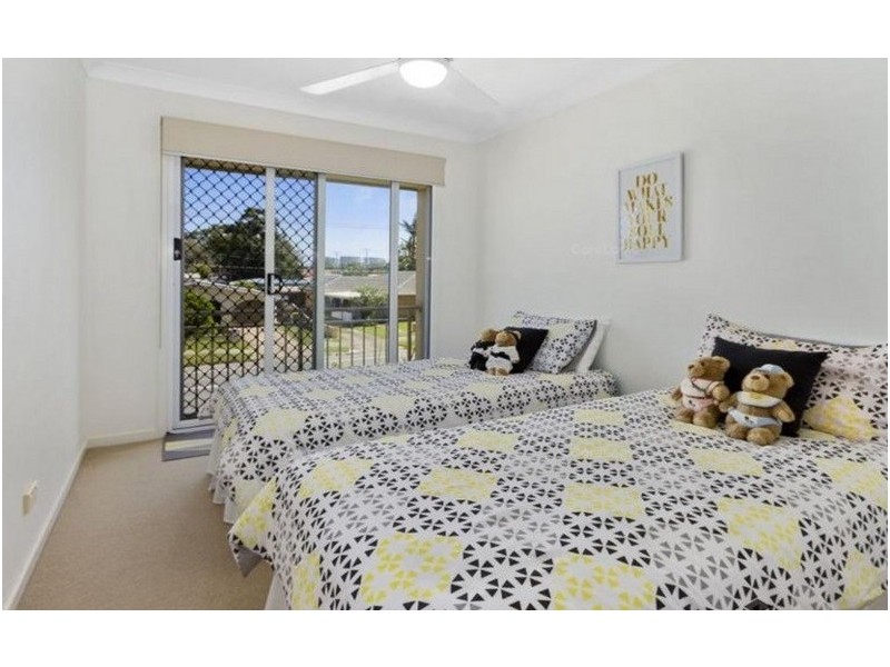 2/49 Broadwater Street, Runaway Bay QLD 4216