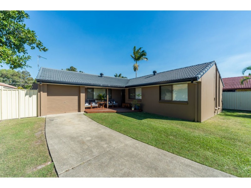 10 Menindee Avenue, Coombabah QLD 4216