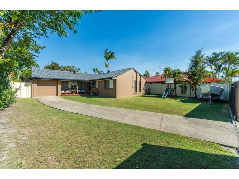 10 Menindee Avenue, Coombabah QLD 4216