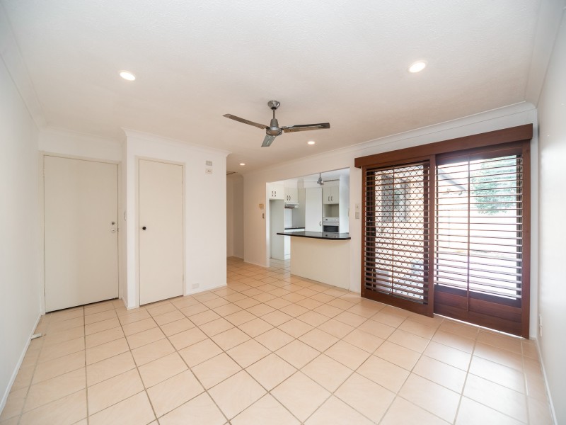 9 Burrinjuck Drive, Coombabah QLD 4216