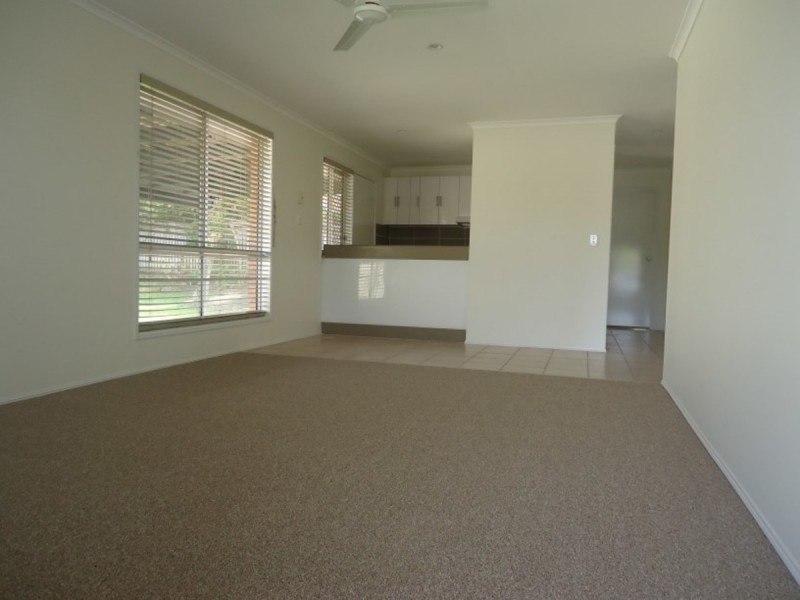 2/8 Jupiter Close, Labrador QLD 4215