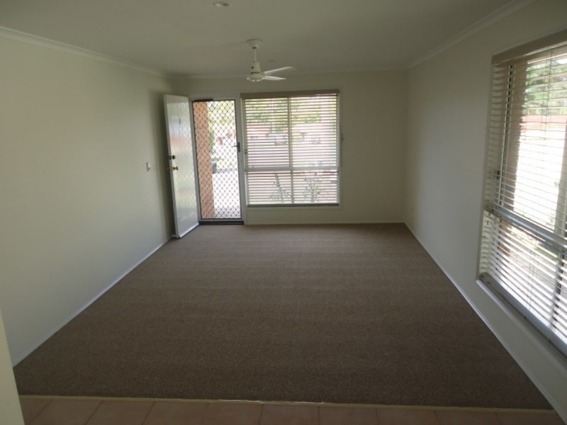 2/8 Jupiter Close, Labrador QLD 4215