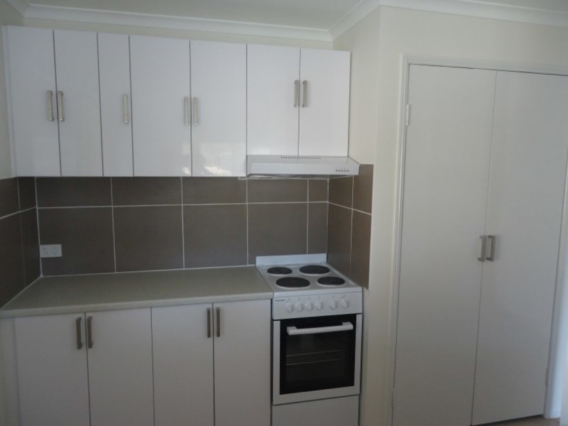 2/8 Jupiter Close, Labrador QLD 4215