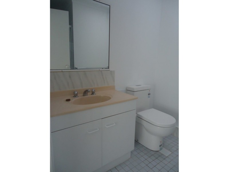 2/8 Jupiter Close, Labrador QLD 4215