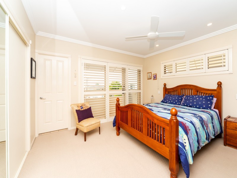 1/22 Nankeen Avenue, Paradise Point QLD 4216