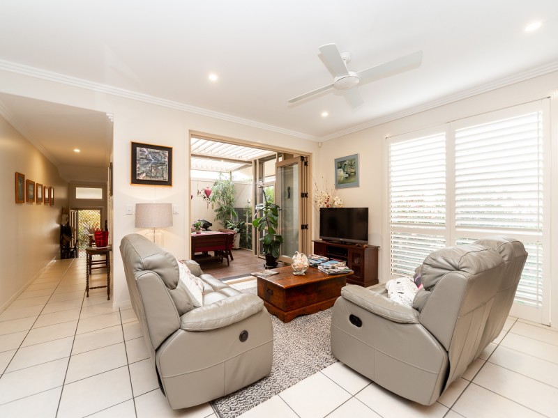 1/22 Nankeen Avenue, Paradise Point QLD 4216