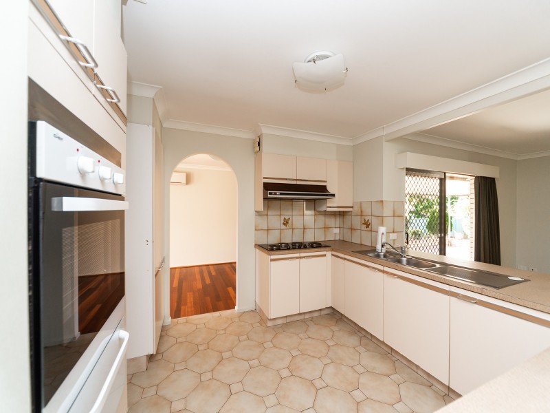 72 Parkes Drive, Helensvale QLD 4212