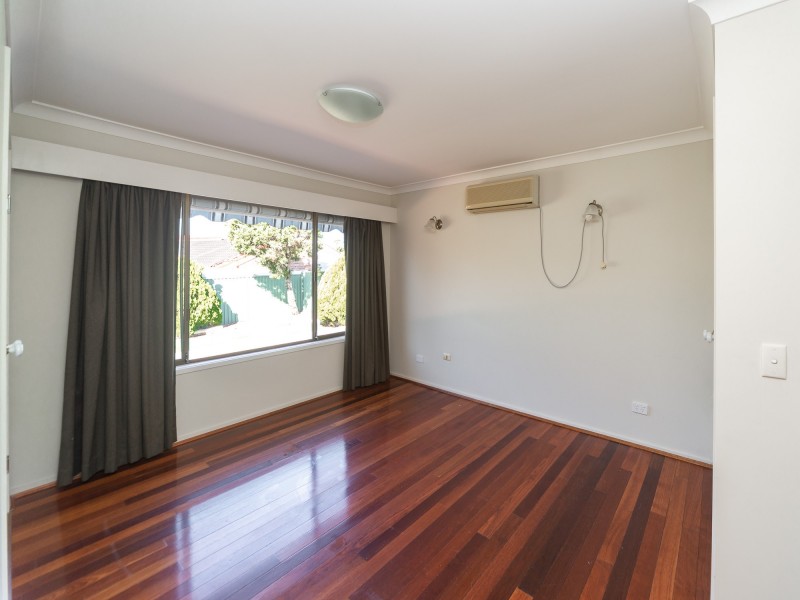 72 Parkes Drive, Helensvale QLD 4212
