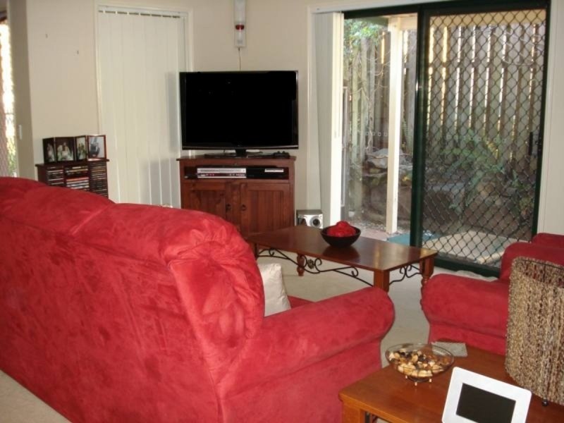 1/118 Greenacre Drive, Parkwood QLD 4214