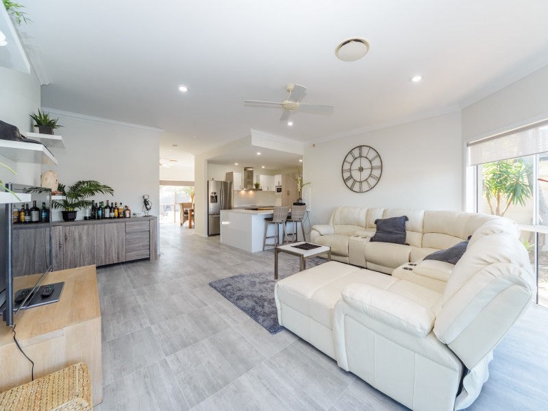 498 Oxley Drive, Runaway Bay QLD 4216