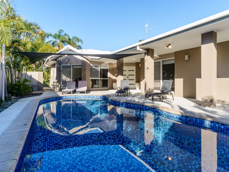 498 Oxley Drive, Runaway Bay QLD 4216