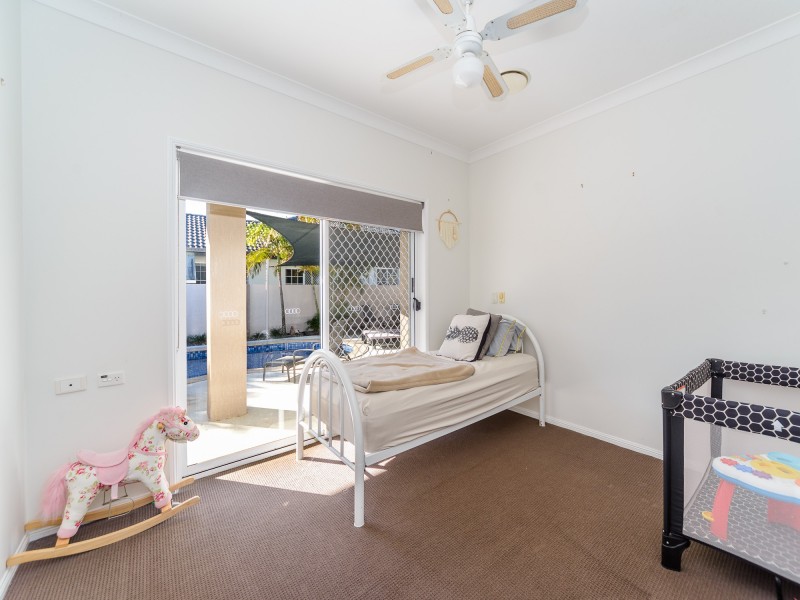 498 Oxley Drive, Runaway Bay QLD 4216