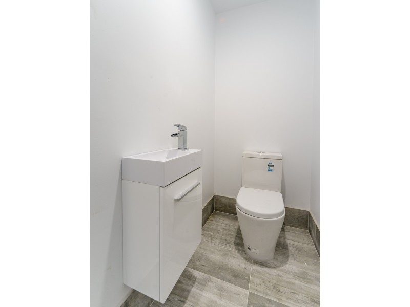 498 Oxley Drive, Runaway Bay QLD 4216