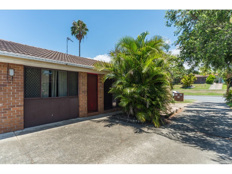 1/185 Olsen Avenue, Labrador QLD 4215