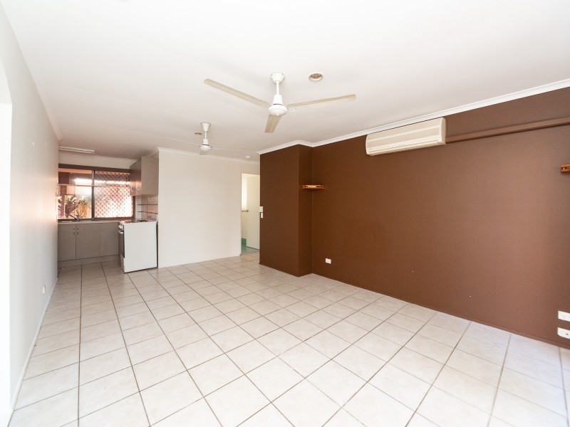 1/185 Olsen Avenue, Labrador QLD 4215