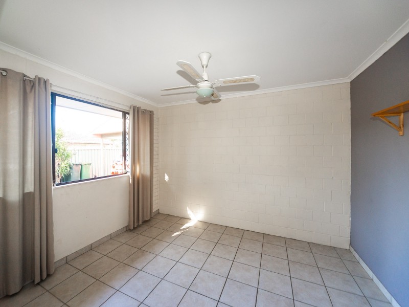 1/185 Olsen Avenue, Labrador QLD 4215