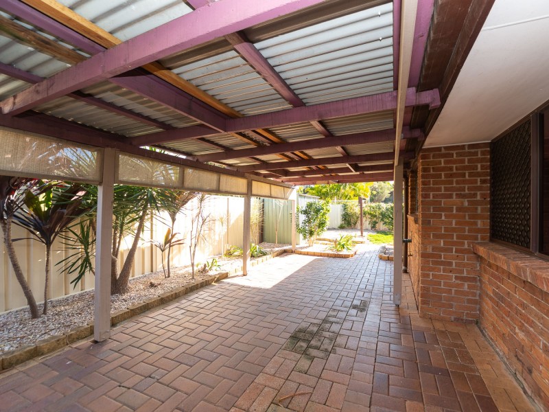 1/185 Olsen Avenue, Labrador QLD 4215