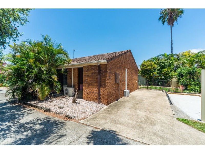 1/185 Olsen Avenue, Labrador QLD 4215