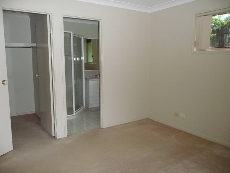 22 Alcott Court, Parkwood QLD 4214