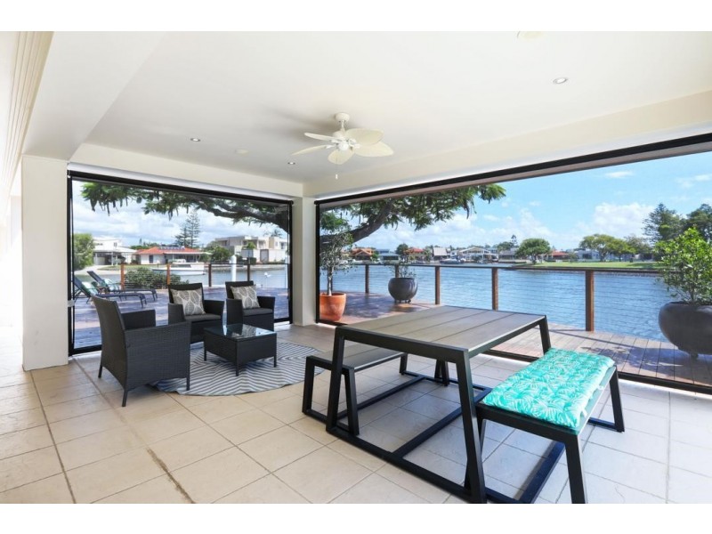 37 Vaggelas Crescent, Biggera Waters QLD 4216