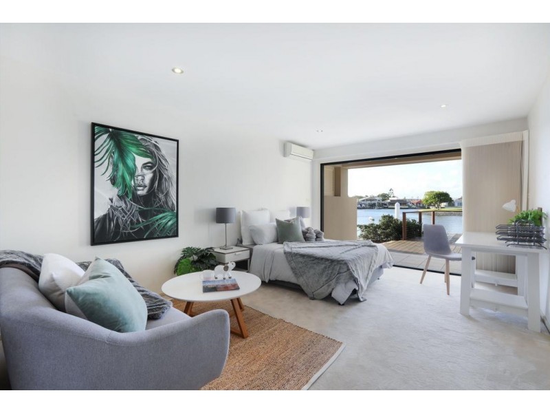 37 Vaggelas Crescent, Biggera Waters QLD 4216