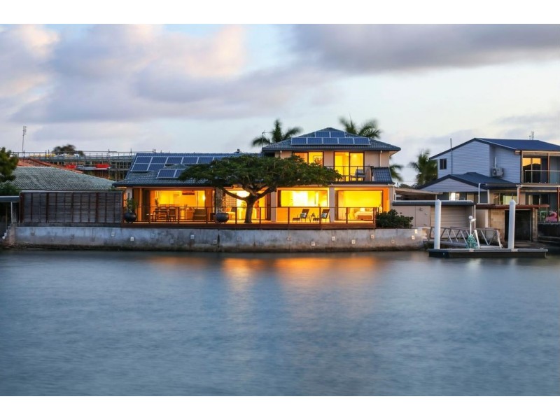 37 Vaggelas Crescent, Biggera Waters QLD 4216