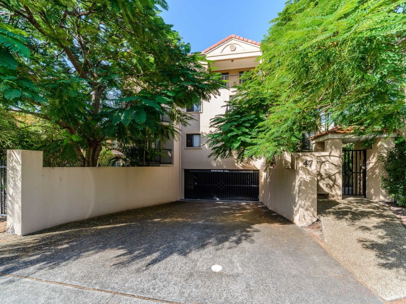 9/47 Bayview Street, Runaway Bay QLD 4216