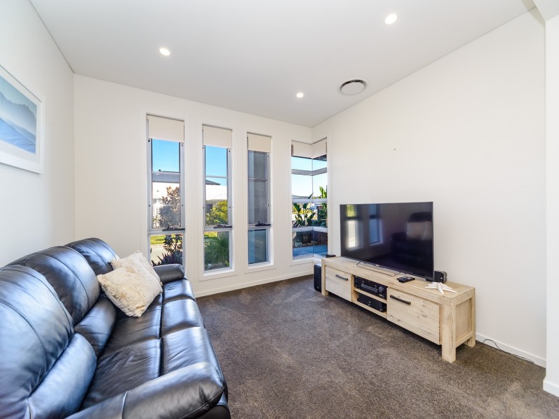 66 North View Street, Hope Island QLD 4212