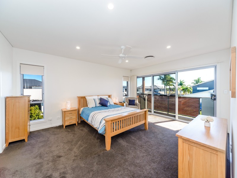 66 North View Street, Hope Island QLD 4212