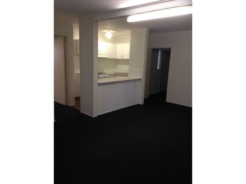 2/107a Frank Street, Labrador QLD 4215