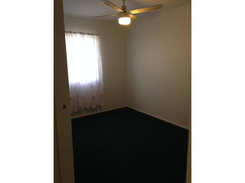 2/107a Frank Street, Labrador QLD 4215