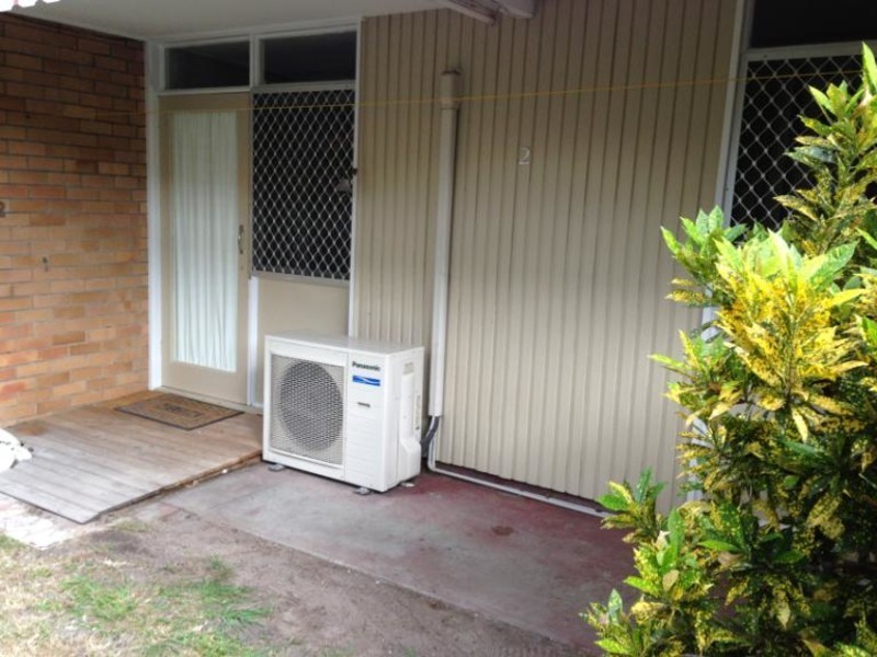 2/107a Frank Street, Labrador QLD 4215