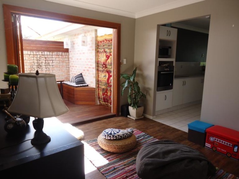 1/18 Annette Court, Labrador QLD 4215