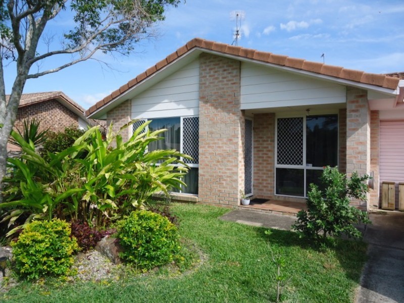 1/18 Annette Court, Labrador QLD 4215