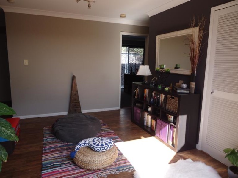 1/18 Annette Court, Labrador QLD 4215