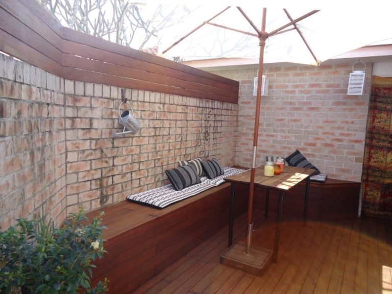 1/18 Annette Court, Labrador QLD 4215