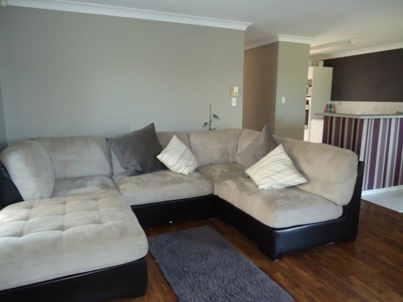 1/18 Annette Court, Labrador QLD 4215